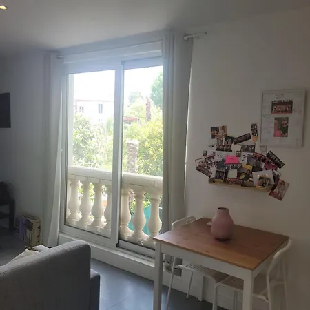Les Lilas Apartment *